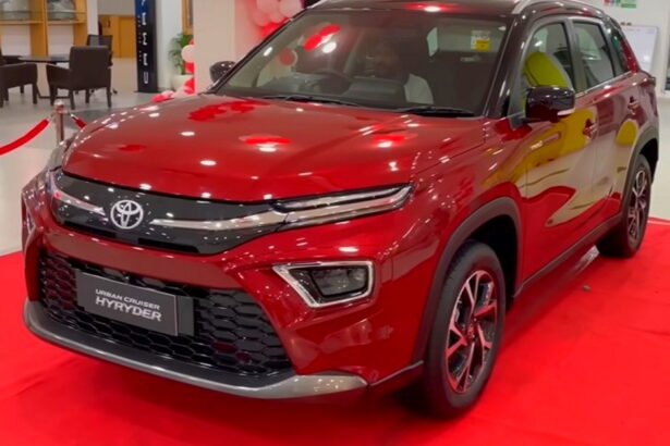 Toyota Hyryder SUV के लॉन्चिंग का है सभी को बेसब्री से इंतजार,Cross का हुआ हवा पानी बंद